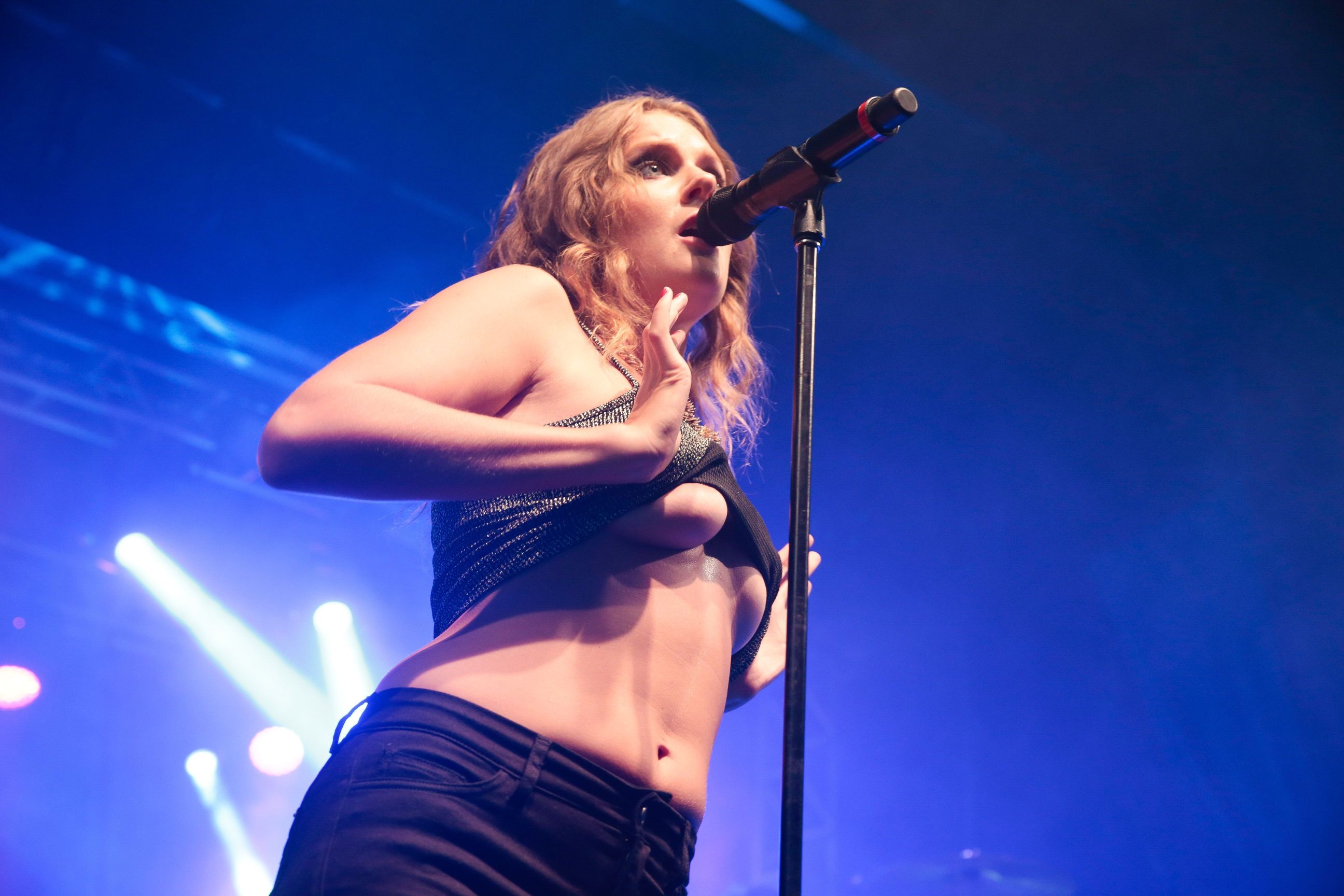 Tove-Lo-Tits-7