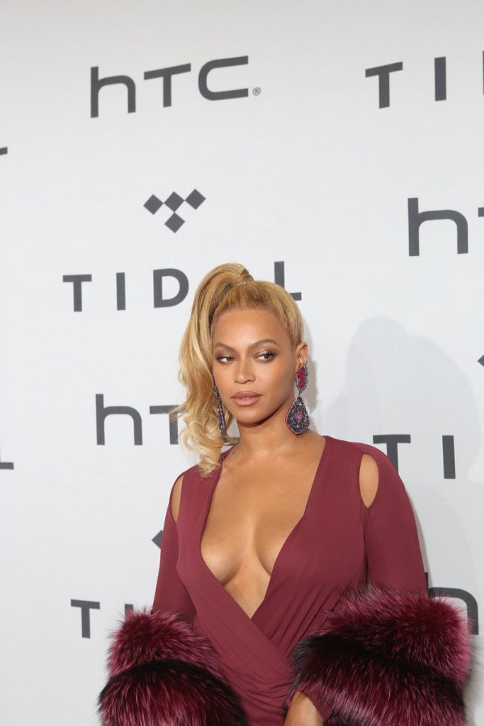 Beyonce-Cleavage-19