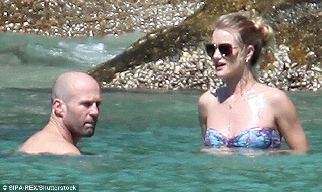 Rosie-Huntington-Whiteley-Bikini-1