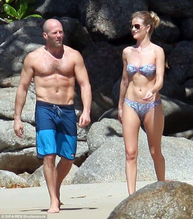 Rosie-Huntington-Whiteley-Bikini-10