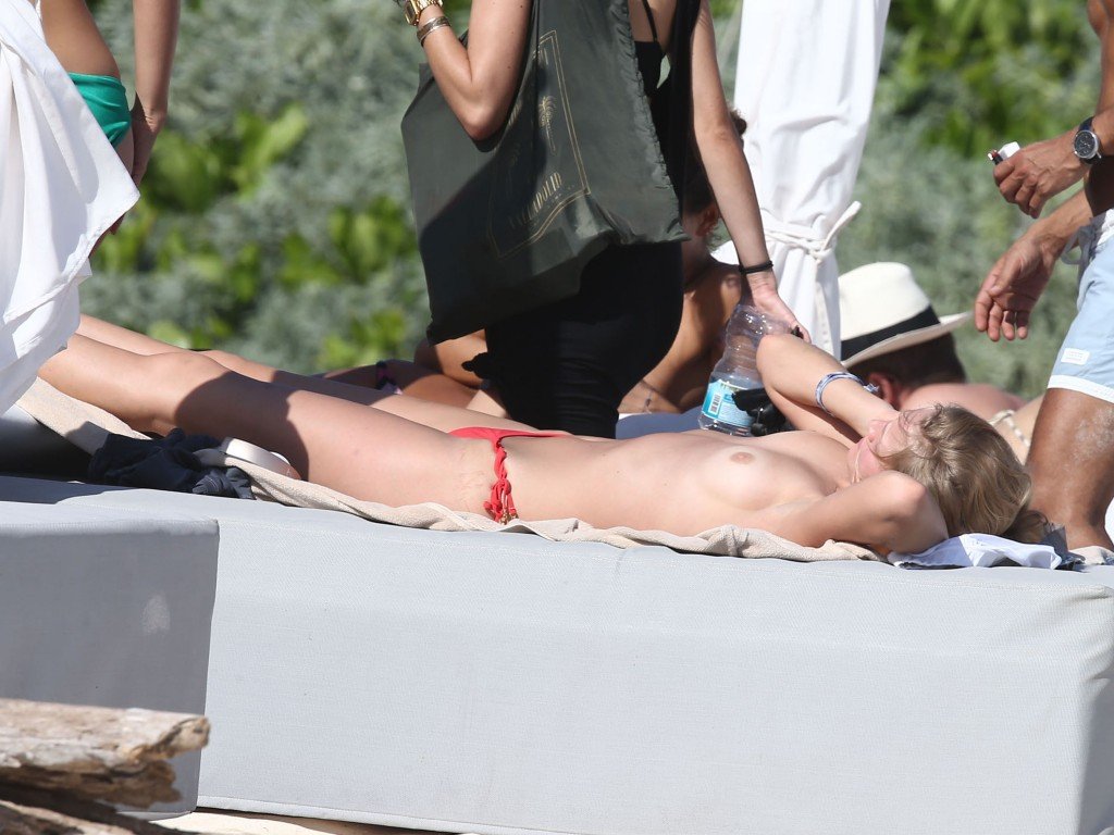 Toni-Garrn-Topless-7