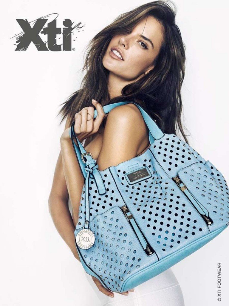 Alessandra-Ambrosio-Sexy-6