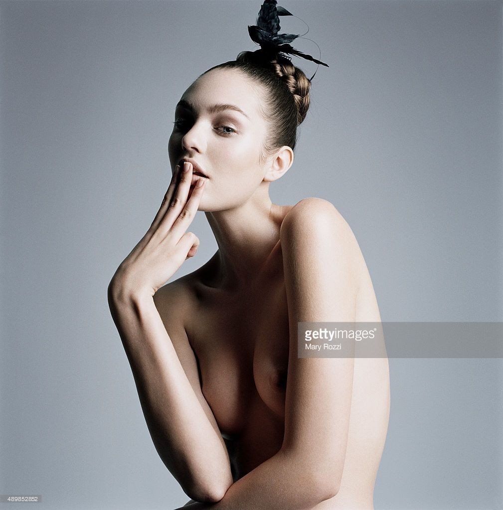 Candice-Swanepoel-Sexy-Topless-1