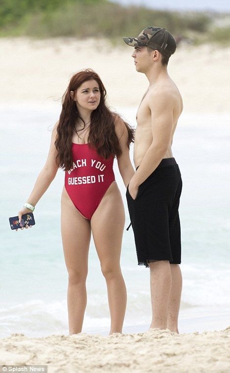 Ariel Winter Sexy 9
