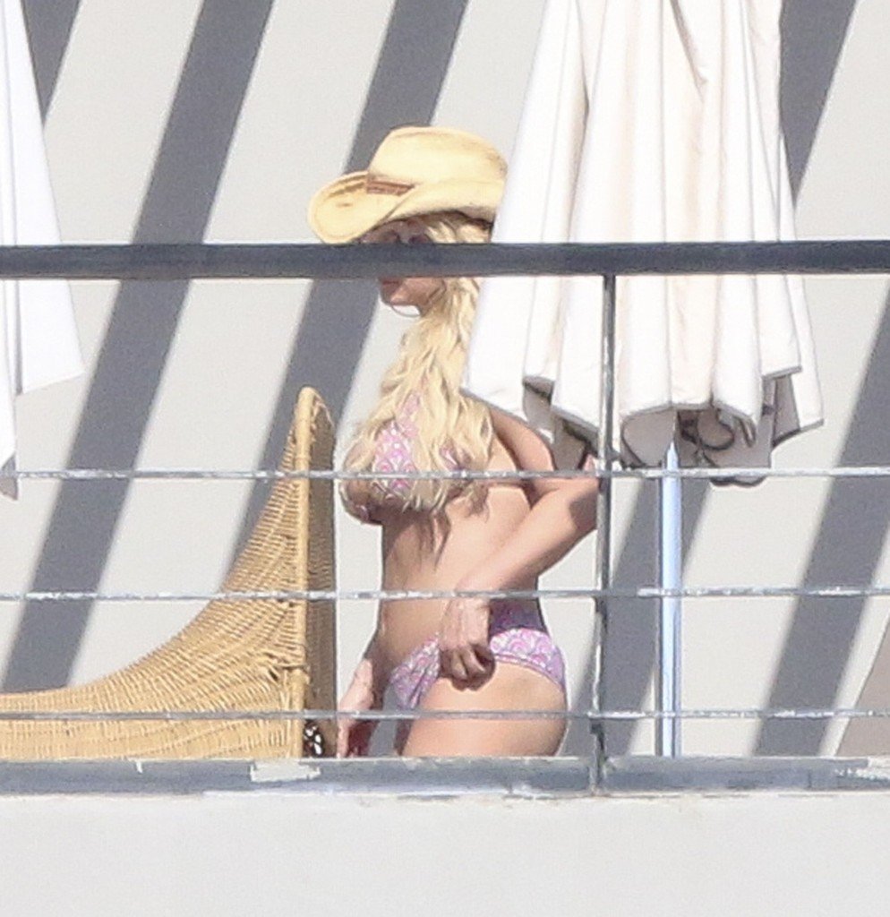 Jessica Simpson Sexy 26