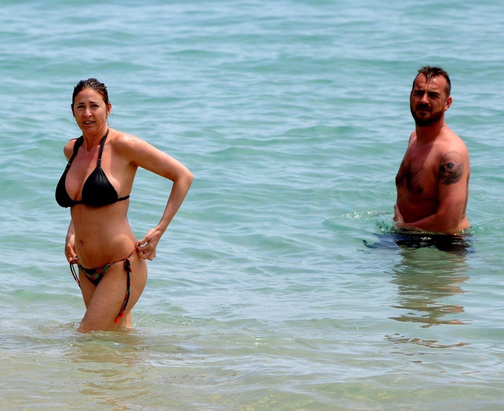 Lisa Snowdon Sexy & Topless 41