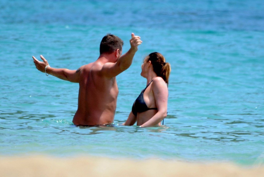 Lisa Snowdon Sexy & Topless 44