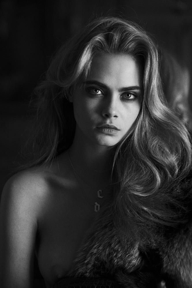 Cara Delevingne Topless & Sexy 2