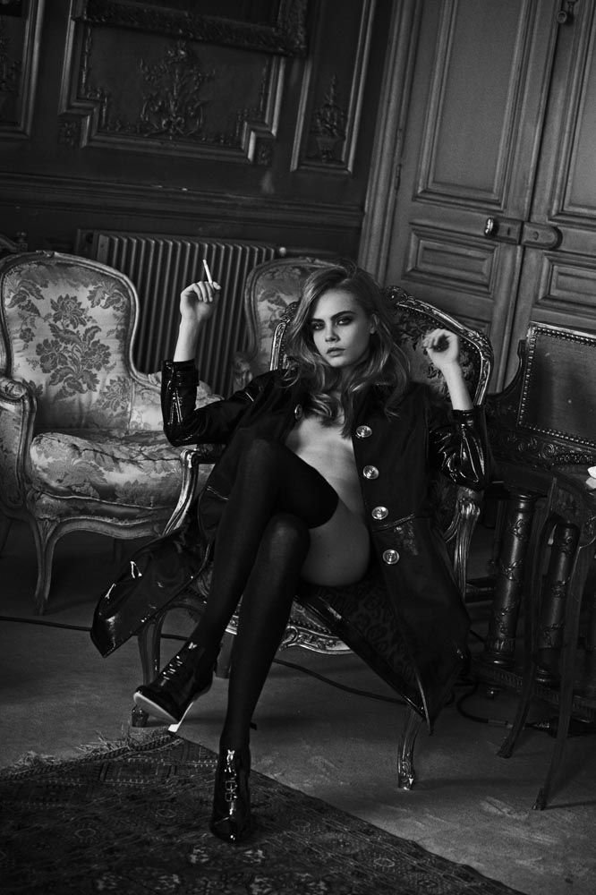 Cara Delevingne Topless & Sexy 3