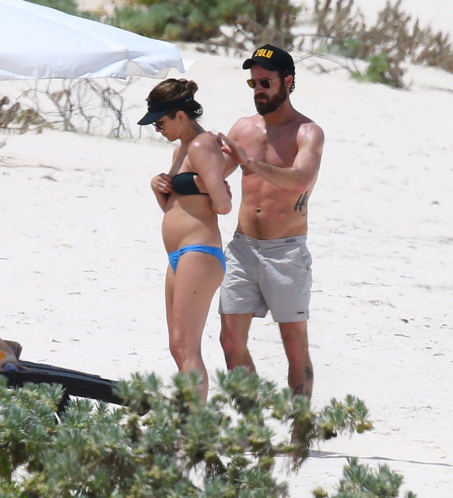 Jennifer Aniston in a Bikini 5