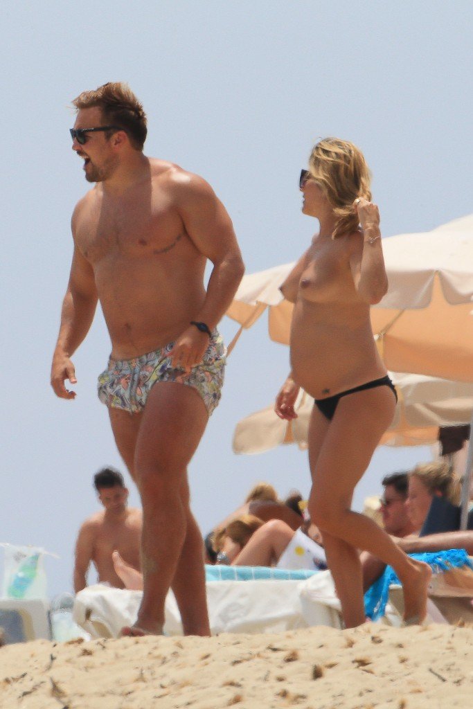 Zoe Hardman Topless 10