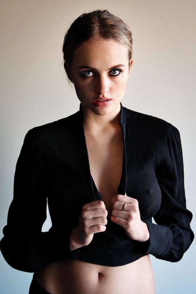 Madison Riley Nude & Sexy 8