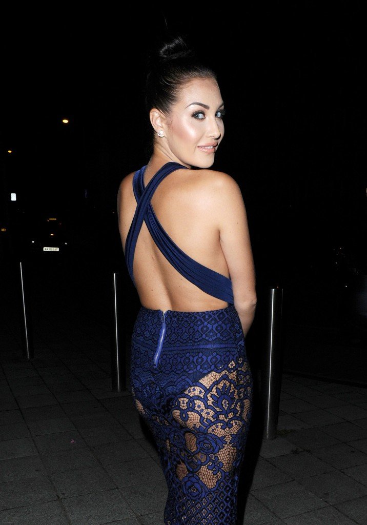 Scollatura di Chloe Goodman 5