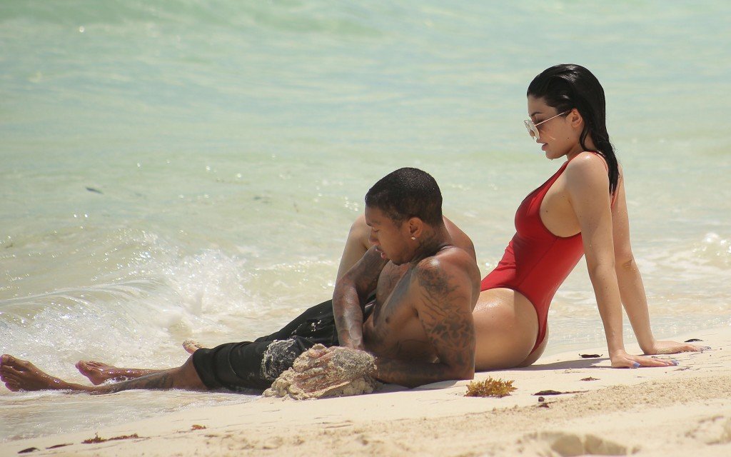 Kylie Jenner Sexy 13