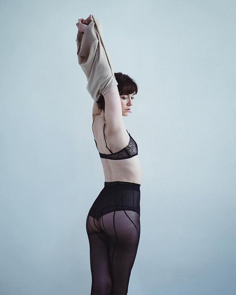 Mary Elizabeth Winstead See Through 1