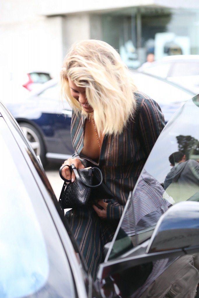 Sofia Richie Braless 10