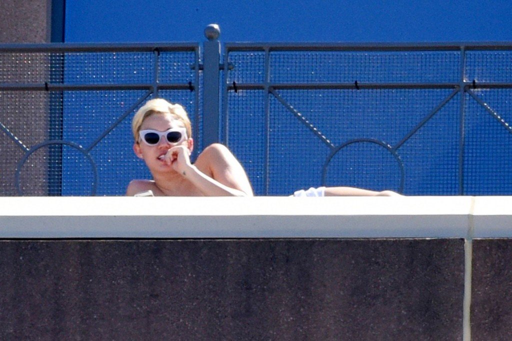Miley Cyrus Topless  15