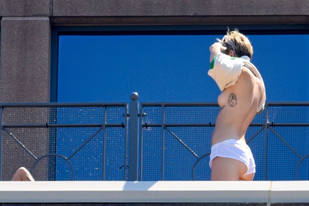 Miley Cyrus Topless  16