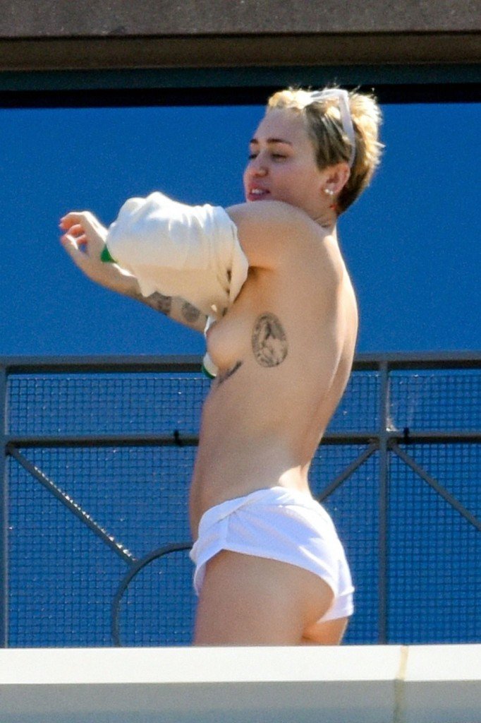 Miley Cyrus Topless  4