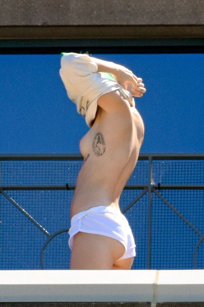 Miley Cyrus Topless  5