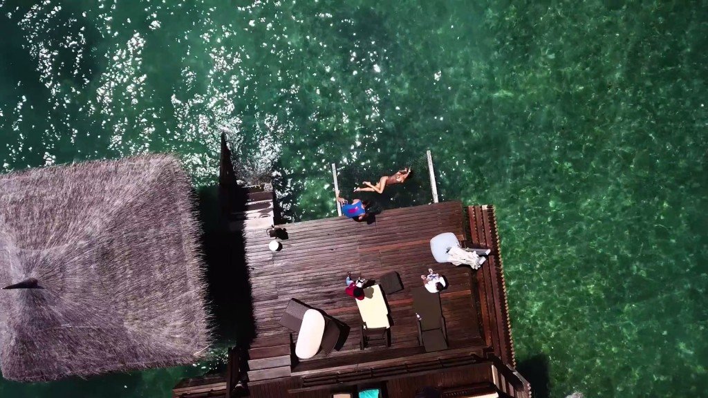 Alessandra Ambrosio Nude & Sexy 2 2 thefappening.so