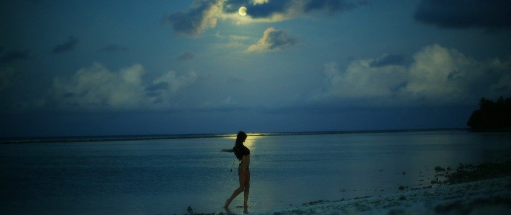 Alessandra Ambrosio Sexy & Topless 2 17 thefappening.so