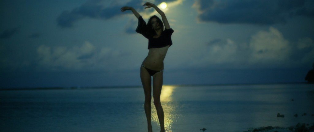 Alessandra Ambrosio Sexy & Topless 2 23 thefappening.so