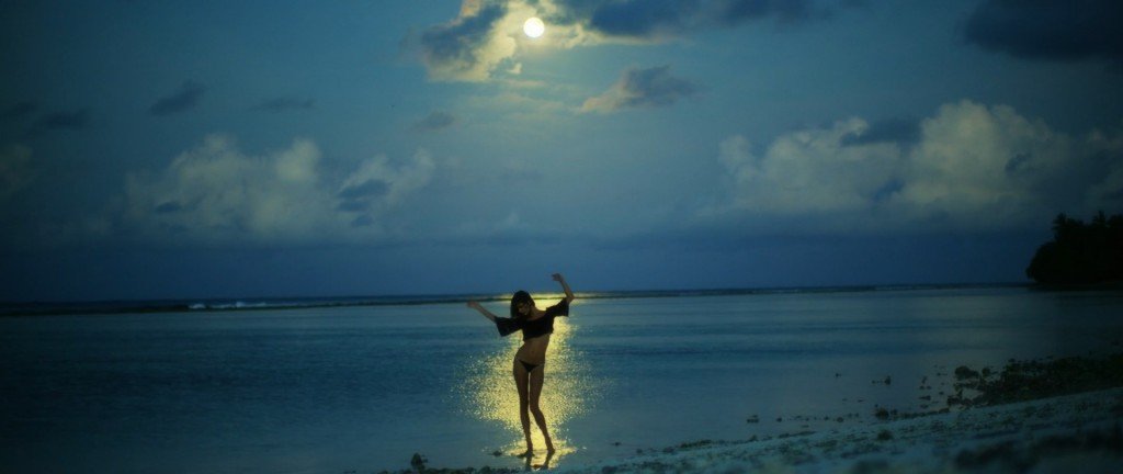 Alessandra Ambrosio Sexy & Topless 2 4 thefappening.so