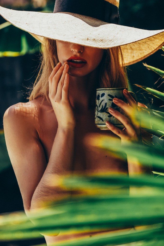Alice Cornish Sexy & Topless 10