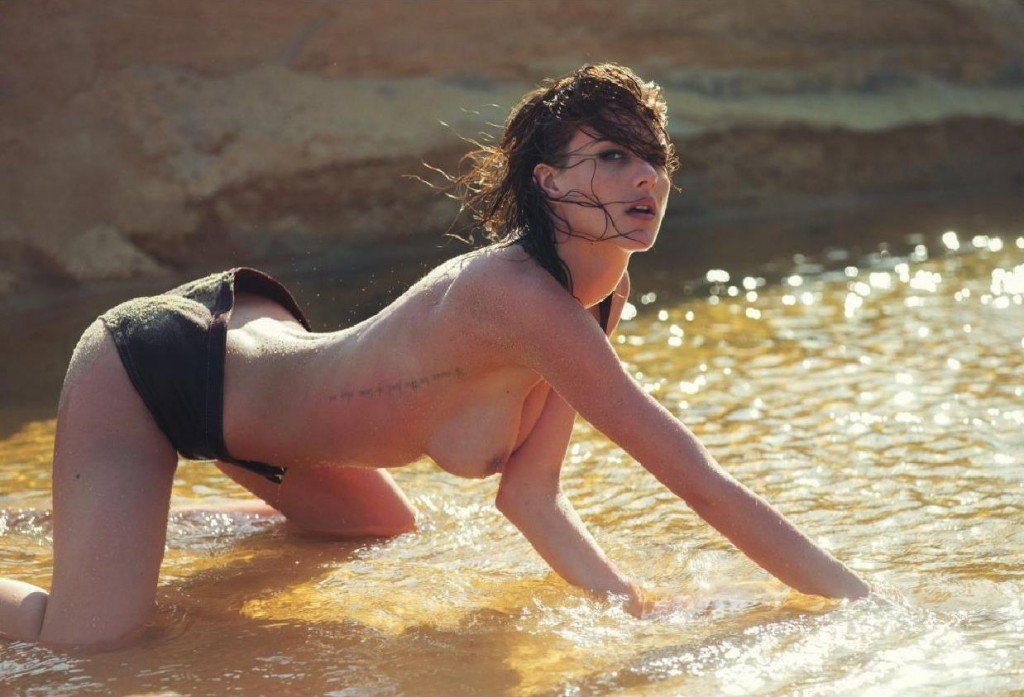 Eliza Cummings Nuda 4