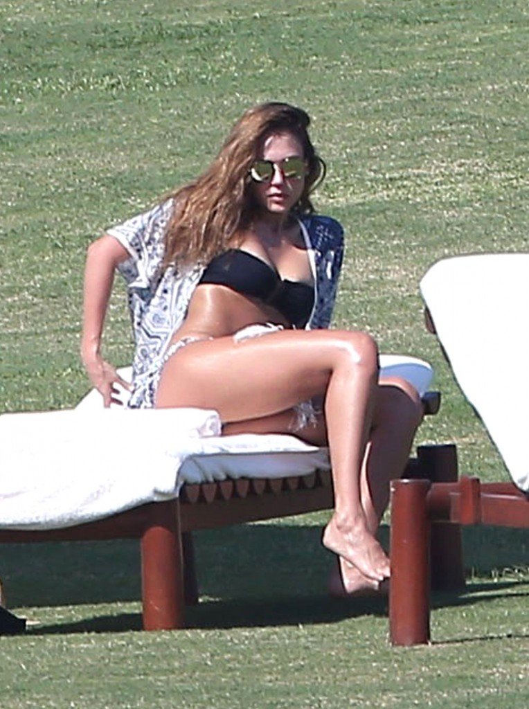 Jessica Alba Sexy 45 thefappening.so