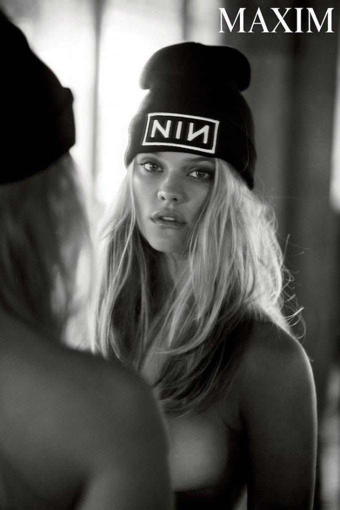 Nina Agdal Nude & Sexy 3 thefappening.so