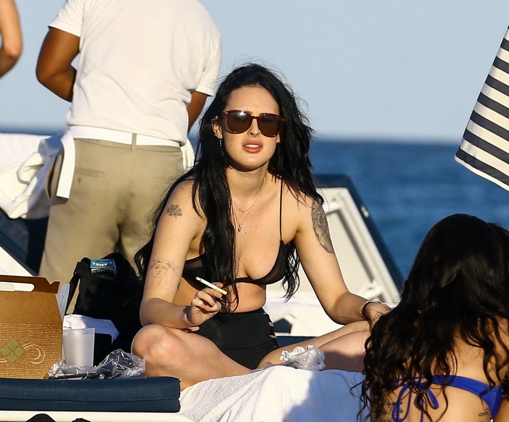 Rumer Willis Sexy 21 thefappening.so