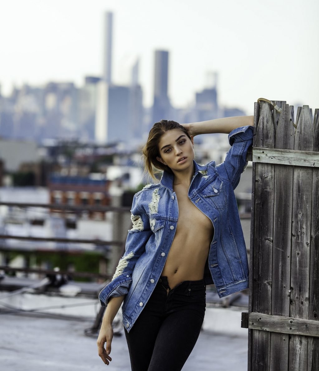 Daniela Lopez Osorio Senza Reggiseno
