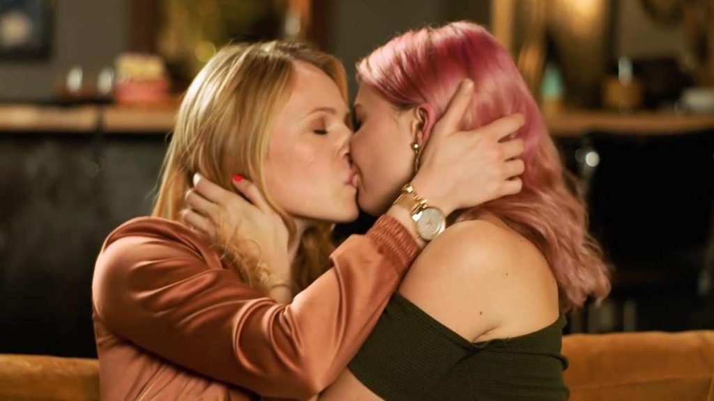Emma Bell, Paige Elkington Sexy Lesbian Kiss